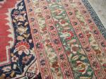 Fine Tabriz rug 1.31m x 1.84m in excellent condition and unusual borders