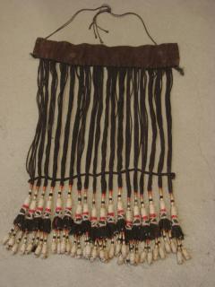  Traditional Veil.
Turkestan.
Date : not sure.
Cotton and glass beads.
Detail mulberry shape beading.
Great condition.
