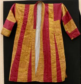  Uzbek chopan Size: XL  This may be found in the \'Textile\' category of our web site.