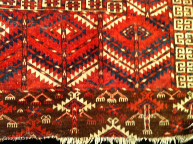 Tekke ensi mid 19th century or earleyer nice archaic design great colors 
size 47"X56"                   