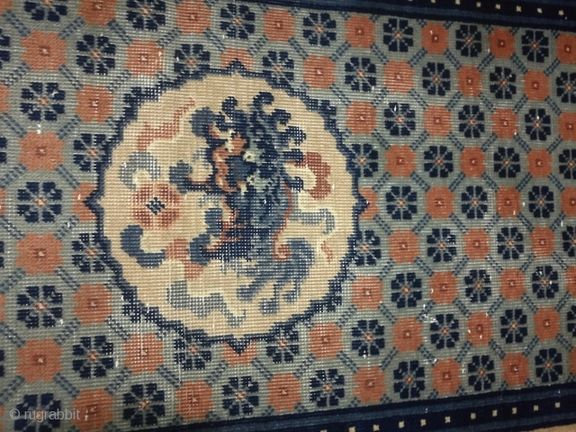 Antique Chinese carpet.
Size 4.5 by 2.5 feet.                          