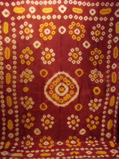 Uzbekistan Tye Dye.
Late 19th Century.
Amazing colours and condition.
100 % Silk.
246cm long and 200cm wide.                   