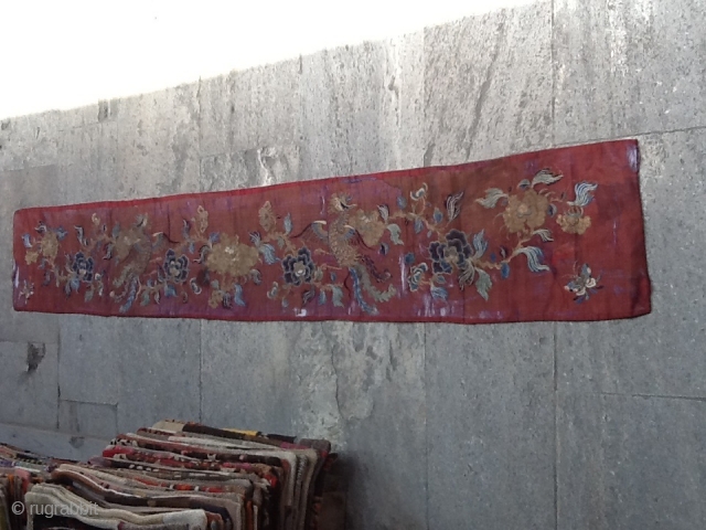 Chines textıle 
Size : 1,78 x 0,28                          