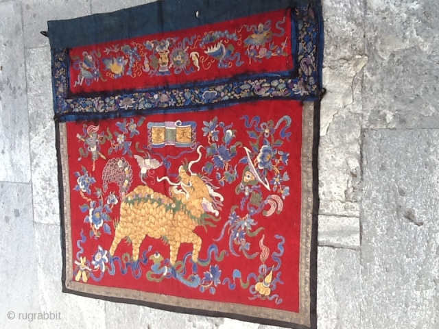 Chines textile 
Size: 0,88 x 090 .                          