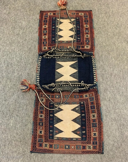 Antique Azeri Verneh Shaddah (Shahsavan?) embroided Kilim Saddlebag with naturel dyes, good condition, probably from Karabach area
~ 1900/1920

124x53cm

Mail: goekay.sargin@yahoo.de              