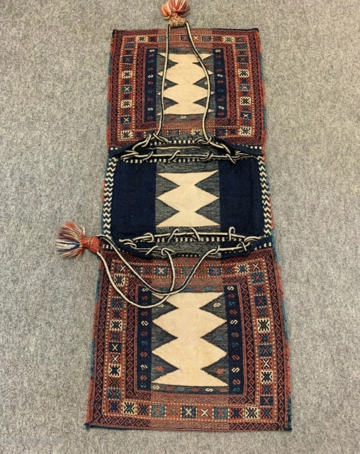 Antique Azeri Verneh Shaddah (Shahsavan?) embroided Kilim Saddlebag with naturel dyes, good condition, probably from Karabach area
~ 1900/1920

124x53cm

Mail: goekay.sargin@yahoo.de              