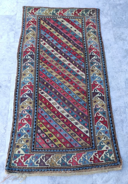Gence Rug 

Size : 107 x 195 cm 

Circa 1880s 

Contact : alpagutrugs@gmail.com                    