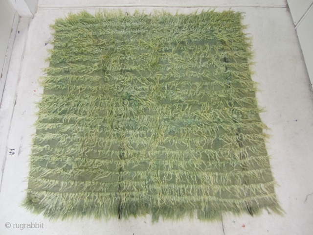 Filiki Tulu...Karapinar/ Konya Anatolia...mid-20th C.....Angora goat hair and wool....2-pieces joined...very good condition...4'7" x 4'7" ( 140 x 140 cm )             