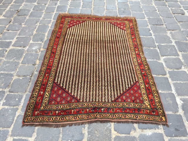 very fine khamseh perfect condition intact very soft wool and shiny like silk size 177x120 cm circa 1920               