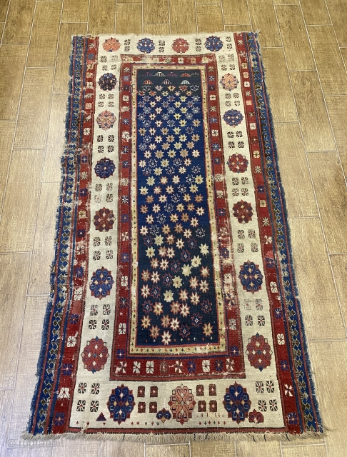 Circa 1800 white weft ,naturel colors Caucasian Talish fragment rug.
188x100 cm

Contact : mkose73@hotmail.com                    