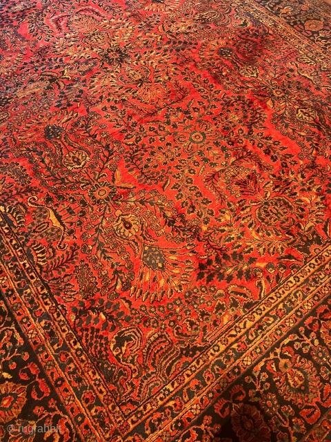 From an old German estate: a highly decorative antique Persian Sarouk Mohajeran carpet, age: circa 1920. Size: ca. 415x310cm / 13‘6ft by 10‘2ft little old moth damage at one corner (see pictures)  ...