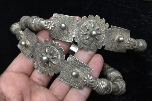 Tribal antique rare indus sindh valley high quality silver
woman anklets.complete handcrafted 
Weight 161 gram
                   