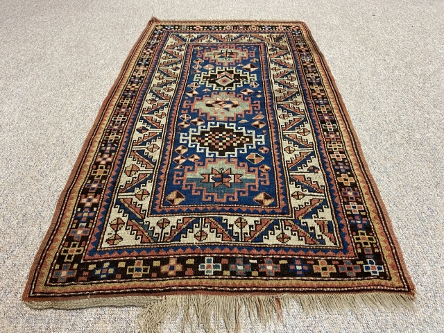 Antique small Kazak rug size 156x99 cm
Good overall condition!                        