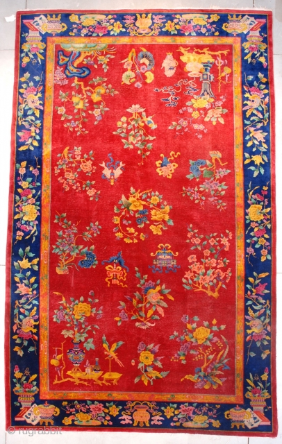 This circa 1925 Art Deco Chinese Oriental Rug #7673 measures 8’11” x 14’5” (273 x 442 cm). It has a very nice field motif with vases standing on tables filled with flowers  ...