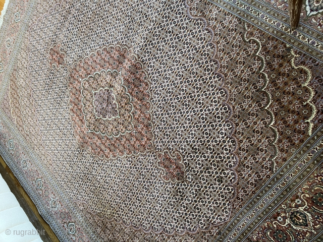 Persian Tabriz Mahi 50 Raj Rug | 8' 3" x 6' 9"

Age: Around 50 years

Material: Wool (cork wool) and silk pile on cotton foundation

Dimensions: 8' 3" x 6' 9"    
