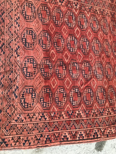 Kizyl Ayak Ersari Turkmen carpet with the ‘tauk nuska’ ’ gul design, 150 x 260 cm.                 