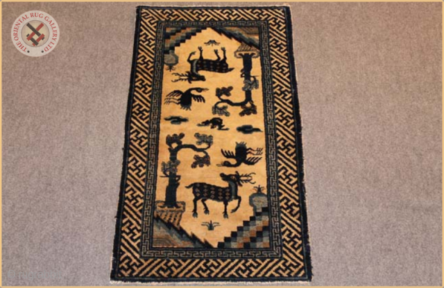 HJ9263-
Antique Chinese rug circa 1890 wool on cotton foundation
Very good condition
Size : 1.10m x 0.57m  3`7" x 1`10"              