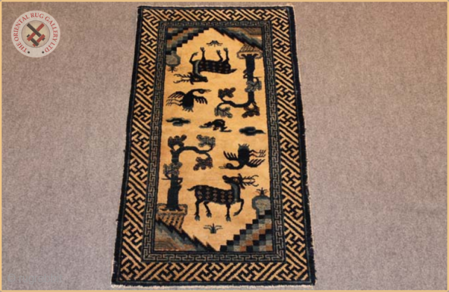 HJ9263-
Antique Chinese rug circa 1890 wool on cotton foundation
Very good condition
Size : 1.10m x 0.57m  3`7" x 1`10"              