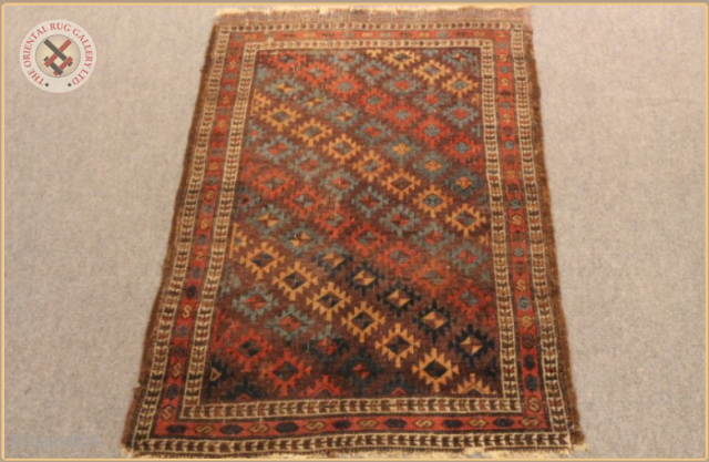 RG1138
Antique Baluch rug
Very good condition
Size : 1.33m x 0.83m  4`4" x 2`9"                    