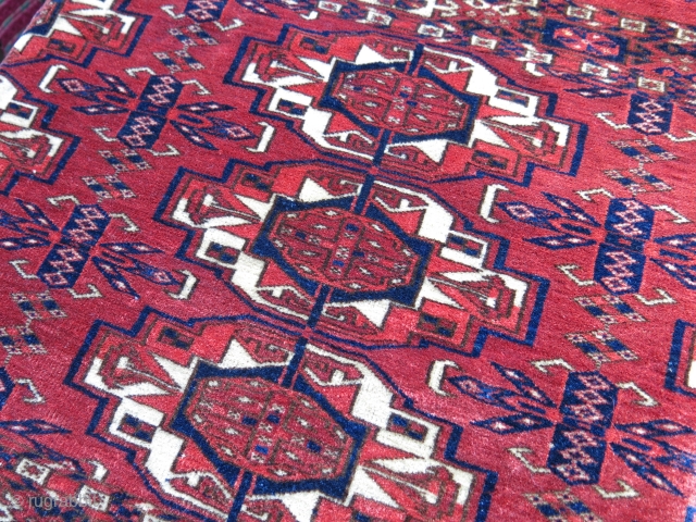 Tekke 12 gul torba face. Great condition extreme fine weave.. size : 49 " X 17 " - 125 cm X 43 cm  vedatkaradag@gmail.com        