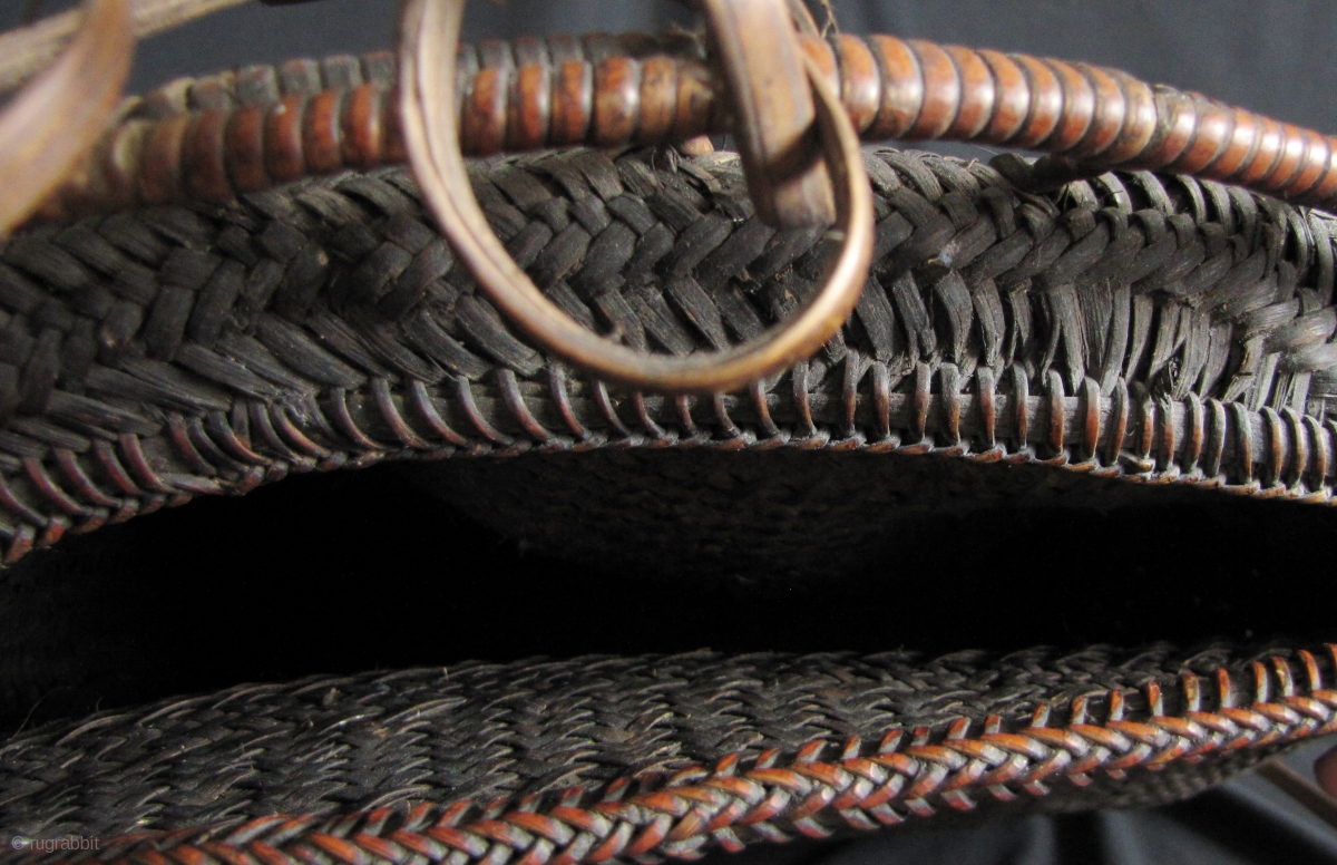 Idu Mishmi Flat Basket Fine and rare old rattan “tali” basket with a