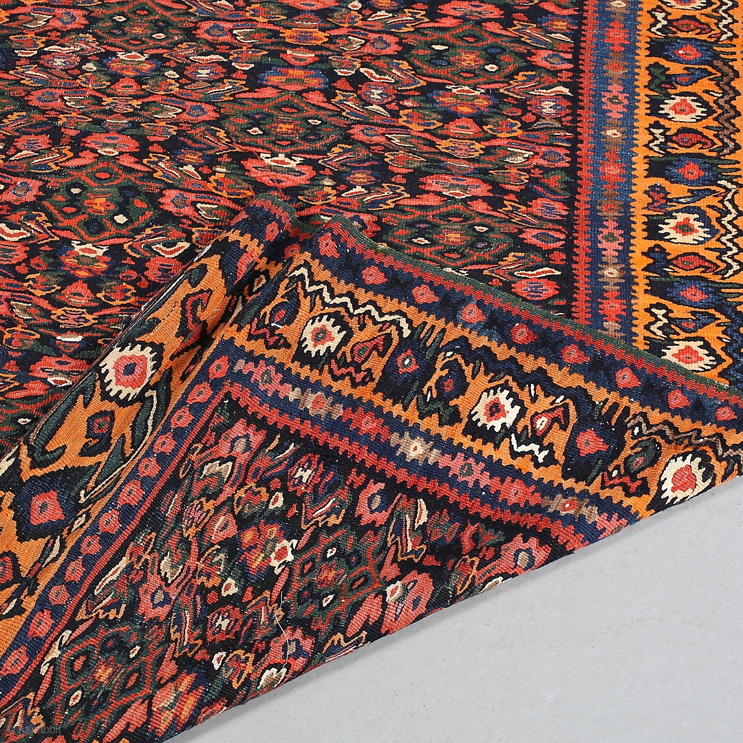 Senneh kilim with a happy border. Size 2,02 x 1,34 meters