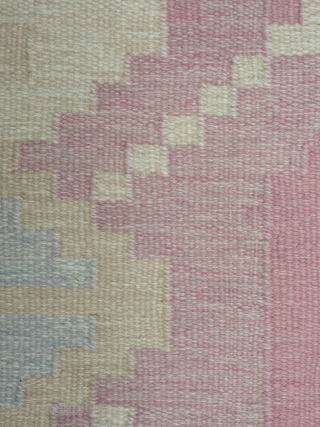 Pink Mid Century Swedish Rollakan Rug Circa 1950

A pretty and striking Swedish flat weave (Rollakan) Rug, 200cm x 137cm (78 x 54 inches).

With it's delicate pastels and graphic drawing style, the design and colour  ...