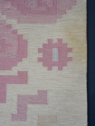 Pink Mid Century Swedish Rollakan Rug Circa 1950

A pretty and striking Swedish flat weave (Rollakan) Rug, 200cm x 137cm (78 x 54 inches).

With it's delicate pastels and graphic drawing style, the design and colour  ...