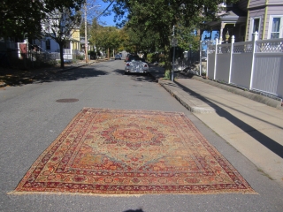 Lavar great colors solid rug few worn spot no holes 9’ 4” x 13’ 7” clean ready to go no dry rot           