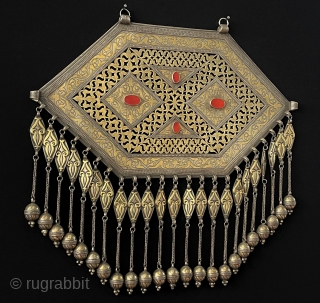Central - Asian LARGE ! Antique Turkmen Tribal Silver Wedding Necklace & Gonchuk Fire Gilded with Carnelian. Turkmen Art Collector Jewelery. Size - ''42 cm x 44.5 cm''
Tassels : 17.5 cm -  ...