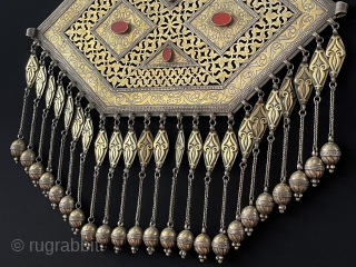 Central - Asian LARGE ! Antique Turkmen Tribal Silver Wedding Necklace & Gonchuk Fire Gilded with Carnelian. Turkmen Art Collector Jewelery. Size - ''42 cm x 44.5 cm''
Tassels : 17.5 cm -  ...