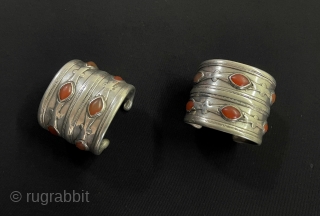 Central - Asian Turkmen Antique Pair of Turkmen Traditional Silver Cuff Bracelets and Arm band & Desbend with Carnelian. Turkmen Art Collector Bracelets Jewelery.Size - ''6 cm x 5 cm'' - İnnir  ...