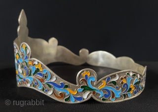 Antique Uzbekistan - Bukhora Tribal Silver Enameld Crown All Silver Handcrafted.
This is Bokhara Art Collector Crown. Great Condition. Size - ''17.5 cm x 16.5 cm''
Height : 10 cm - Circumference : 56  ...