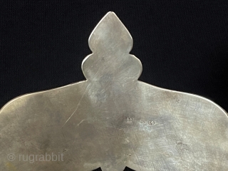 Antique Uzbekistan - Bukhora Tribal Silver Enameld Crown All Silver Handcrafted.
This is Bokhara Art Collector Crown. Great Condition. Size - ''17.5 cm x 16.5 cm''
Height : 10 cm - Circumference : 56  ...