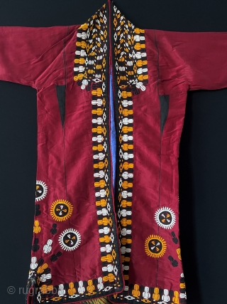 Ethnic Turkmen Traditional Silk Emboridered Ceremonial Costume & Chapan Size - Height : 95 cm - Arm to Arm : 140 cm - Armpit : 52 cm      