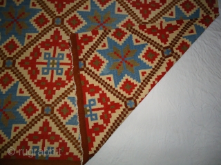 Handmade Bessarabian Kilim.
Excellent condition.
Size 4 by 3.6 feet.                         