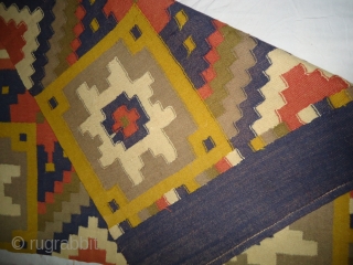 Vintage swedish Killim.
Size 3by2.3 feet.                            