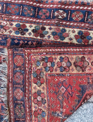 Antique Jaff Kurdish Size 96x80 cm i can't reach the messages from the site. Send it directly, please 21ben342125@gmail.com              