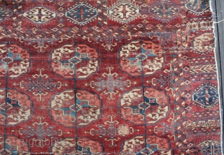 Akhal oasis Tekke around 1800 almost identical copyin book of Elena Tsareva 
Turkmen Carpets page 54 Illustration 28 
with strong signs of use.
Size: 193x188cm         