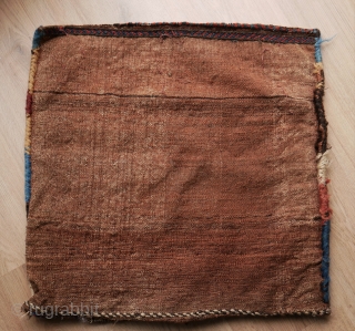 Lovely small bag, Khamseh or Qashqai, with birds, a unique and tribal piece. In nearly mint condition (some corrosion in the brown and small parts with lower pile), good natural colours, soft  ...