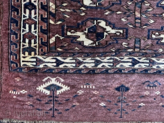 Yomut Turkmen Chuval-face, second half 19th century in very good overall condition albeit with two very small areas of discolouration - 1.07 x 0.73m (3’ 6” x 2’ 5”).    