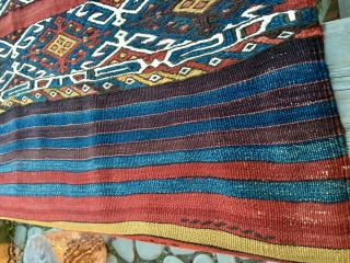 Have a better look! It's an awesome piece! An East Anatolian open cuval. Cm 110x146. Datable 1890/1910. Great primitive drawing. Wonderful natural saturated colors. Much better from real. Lots of aubergine, nice,  ...