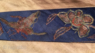 Chinese curtain element. Cm 50x195 ca. Late 19th century. Silk embroidery on silk basis. Metal thread in the outer border.  Three parts, each one with a different scene. Really beautiful. Good  ...