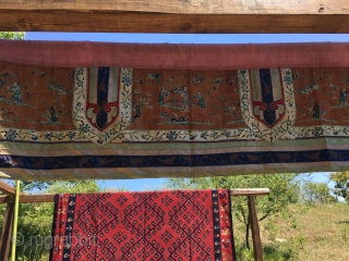 Chinese curtain element. Cm 50x195 ca. Late 19th century. Silk embroidery on silk basis. Metal thread in the outer border.  Three parts, each one with a different scene. Really beautiful. Good  ...