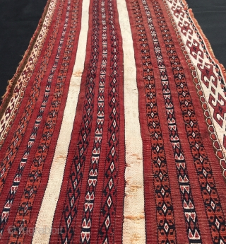 Tekke Ak torba. Cm 34x87. Antique, datable 1880, great cochineal, cotton, fine, precise drawing, good condition, beautiful.
                