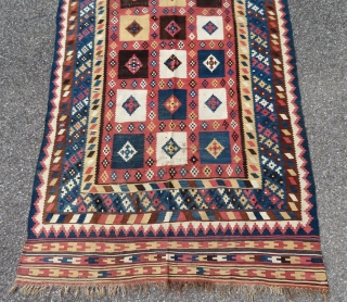 Antique Qashqai  Kilim kelim

Natural dyes. Slight wear. Limited restorations.  Check photos please.

Size: 271 x 150  

We ship from France. To EU: no custom taxes.
      