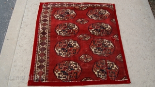18th century Salor main carpet fragment.
size 40x37                          