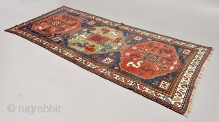 Antique Caucasian cloudband (Chonderesk) circa late 19th century Kazak rug. Good looking with some old repairs. Measures 283cm x 137cm             