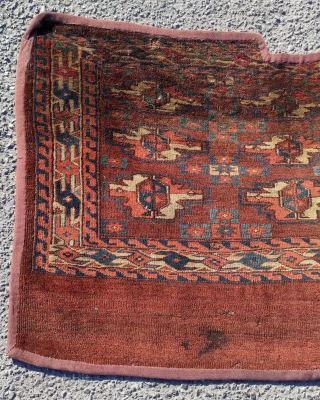 Turkmen Chuval

Circa 1880

Size : 72x113 cm                           