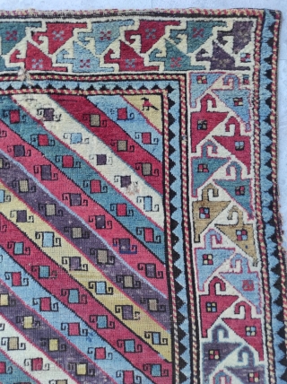 Gence Rug 

Size : 107 x 195 cm 

Circa 1880s 

Contact : alpagutrugs@gmail.com                    
